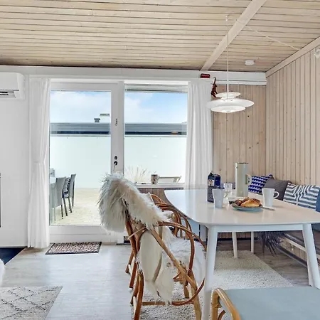 Amazing In With Kitchen